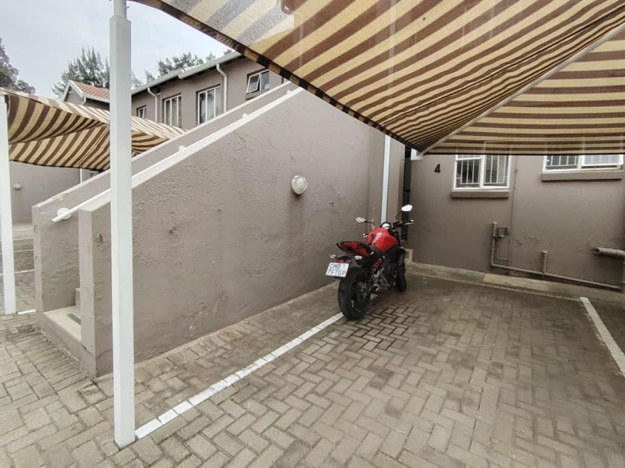 2 Bedroom Property for Sale in Brackendowns Gauteng