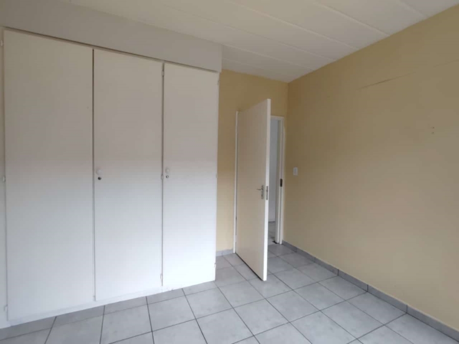 2 Bedroom Property for Sale in Brackendowns Gauteng