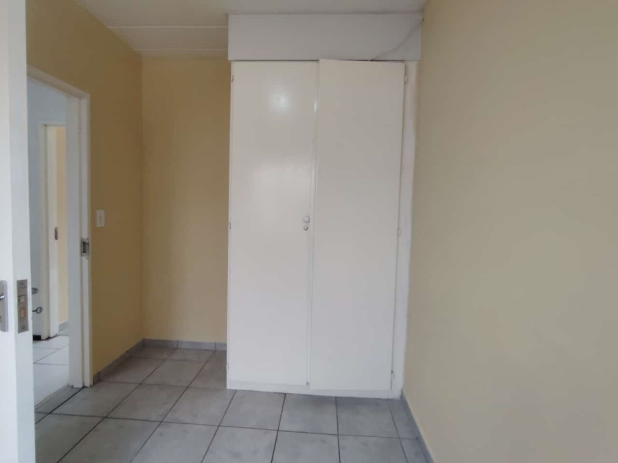 2 Bedroom Property for Sale in Brackendowns Gauteng