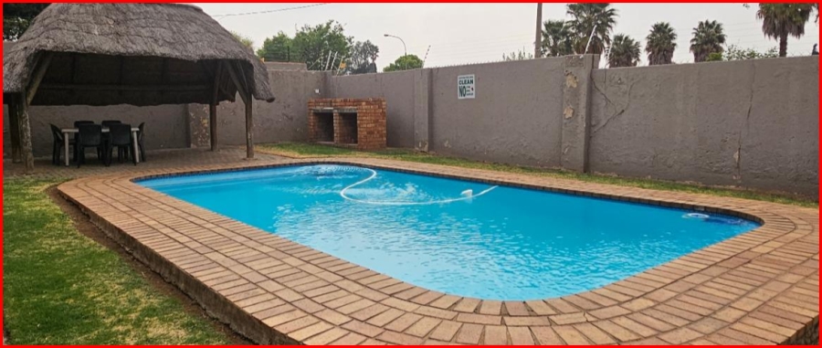 2 Bedroom Property for Sale in Brackendowns Gauteng