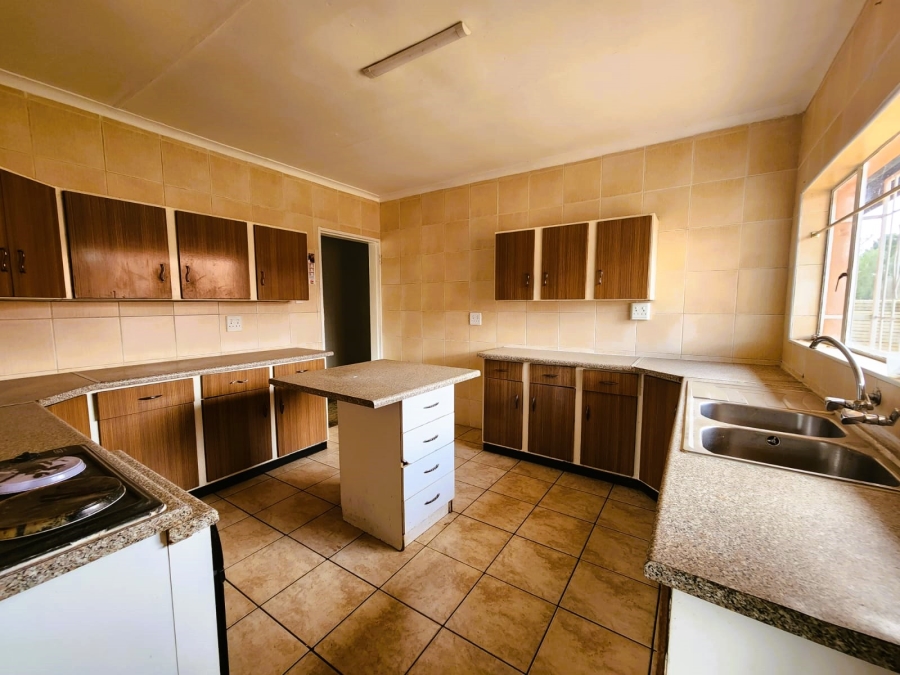 3 Bedroom Property for Sale in Kookrus Gauteng