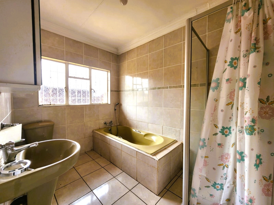 3 Bedroom Property for Sale in Kookrus Gauteng