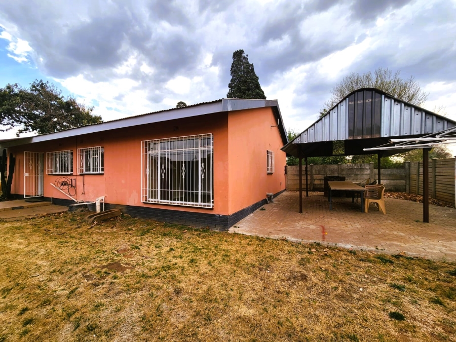 3 Bedroom Property for Sale in Kookrus Gauteng