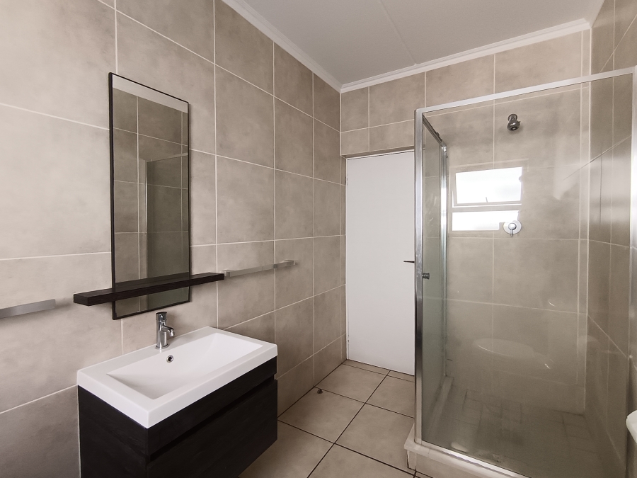 2 Bedroom Property for Sale in Oakdene Gauteng