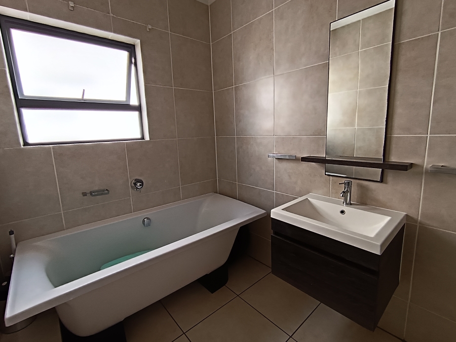 2 Bedroom Property for Sale in Oakdene Gauteng