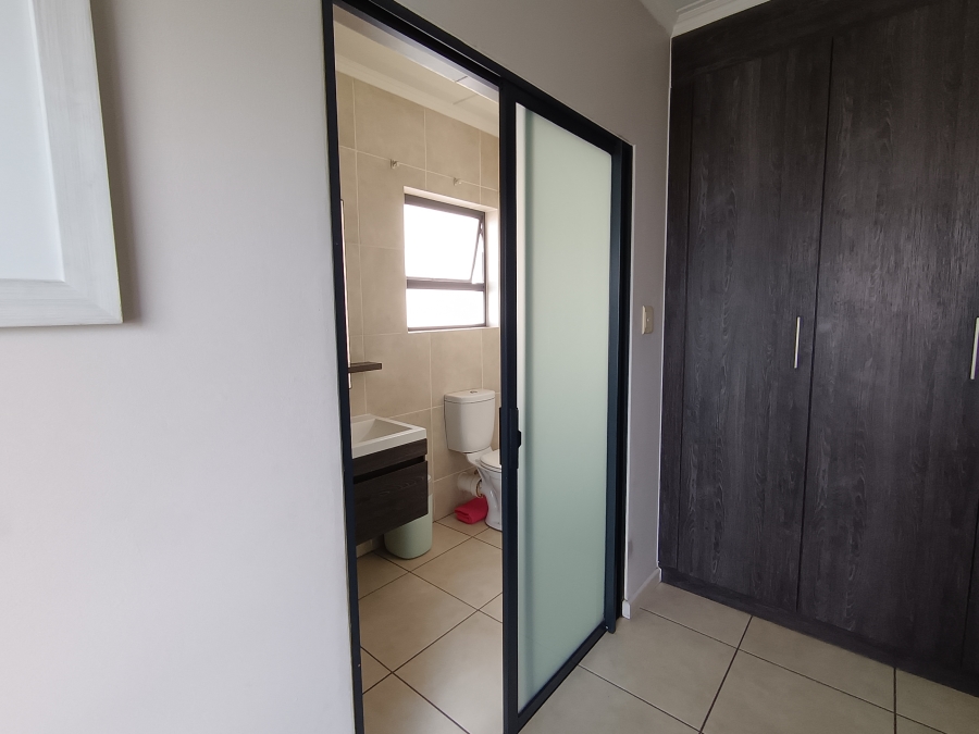 2 Bedroom Property for Sale in Oakdene Gauteng