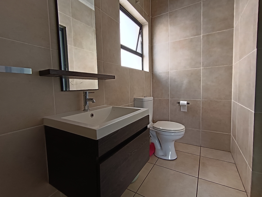 2 Bedroom Property for Sale in Oakdene Gauteng