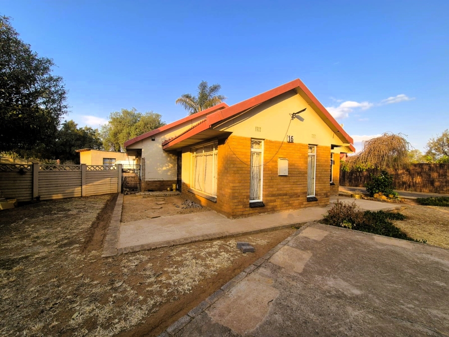 3 Bedroom Property for Sale in Sonland Park Gauteng