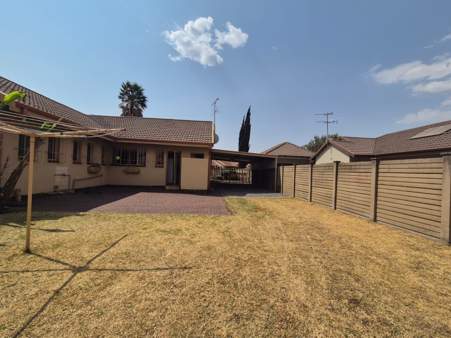 3 Bedroom Property for Sale in Falcon Ridge Gauteng