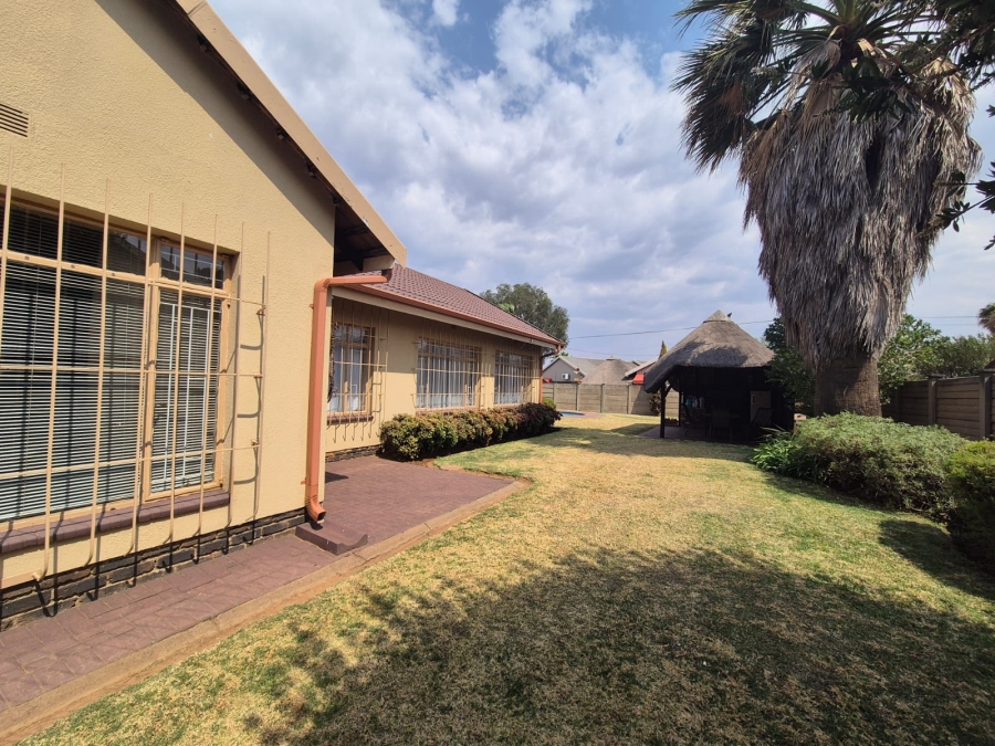 3 Bedroom Property for Sale in Falcon Ridge Gauteng