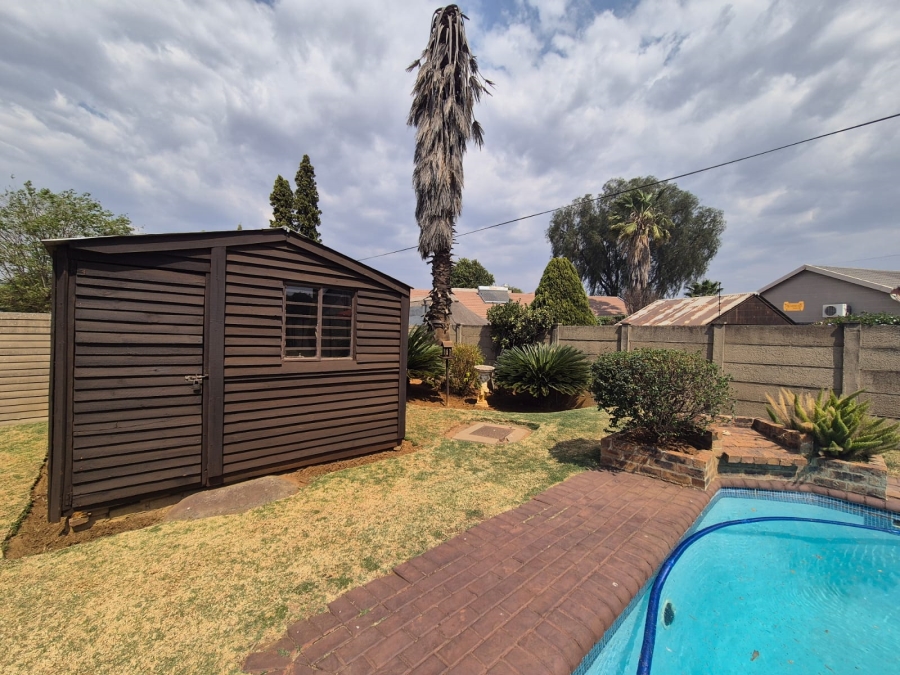 3 Bedroom Property for Sale in Falcon Ridge Gauteng