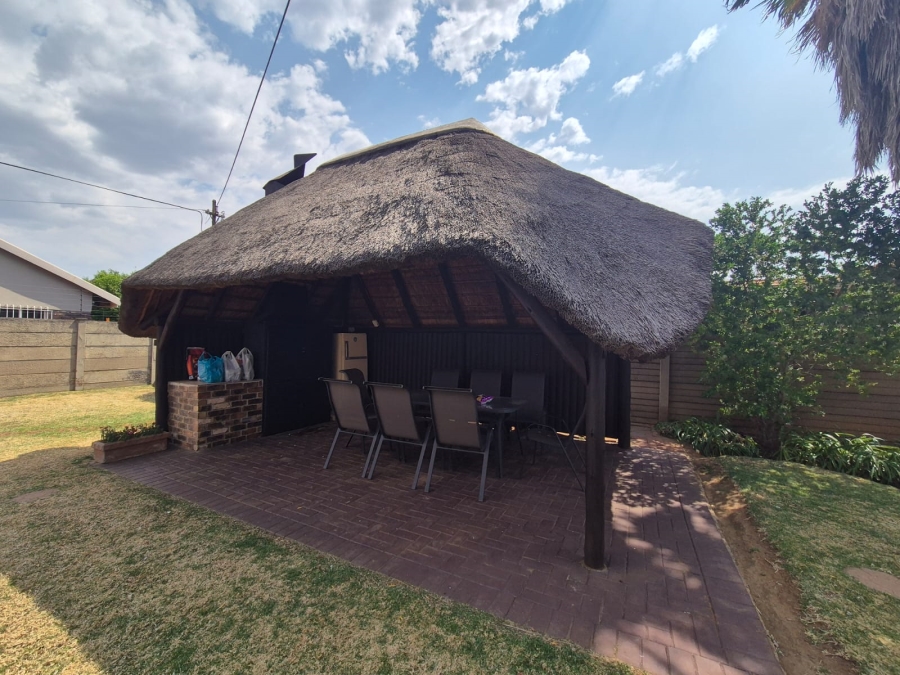 3 Bedroom Property for Sale in Falcon Ridge Gauteng