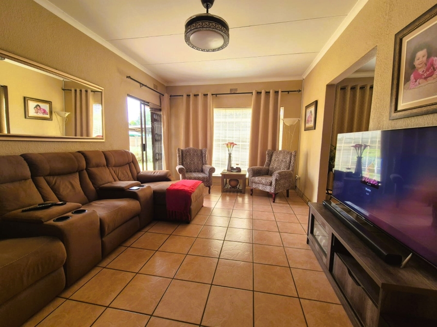 3 Bedroom Property for Sale in Falcon Ridge Gauteng