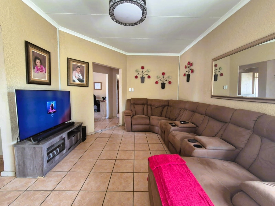 3 Bedroom Property for Sale in Falcon Ridge Gauteng