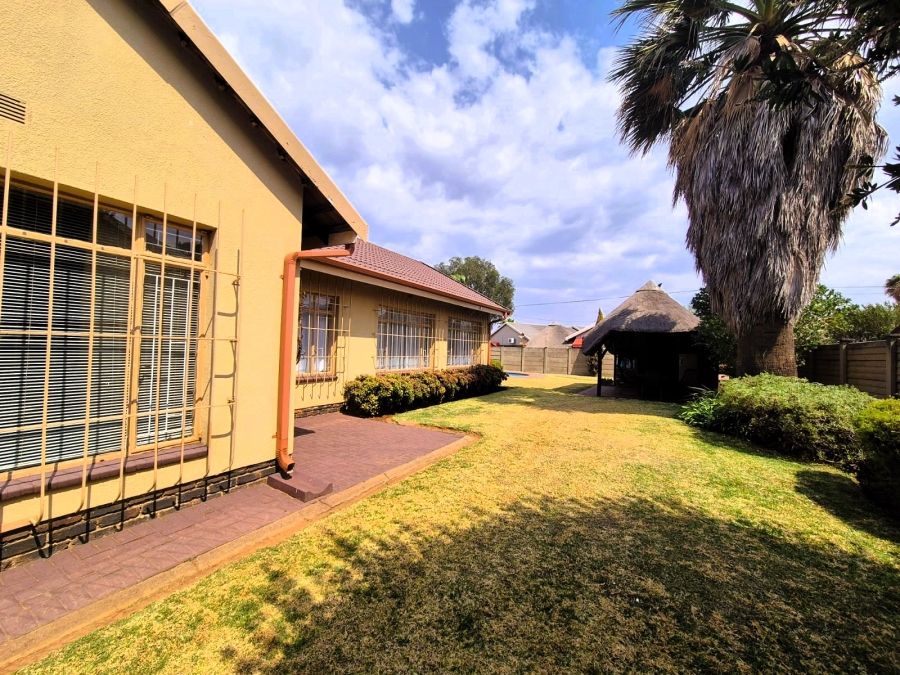 3 Bedroom Property for Sale in Falcon Ridge Gauteng