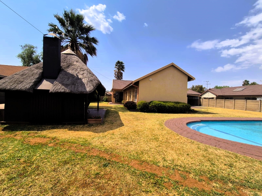 3 Bedroom Property for Sale in Falcon Ridge Gauteng