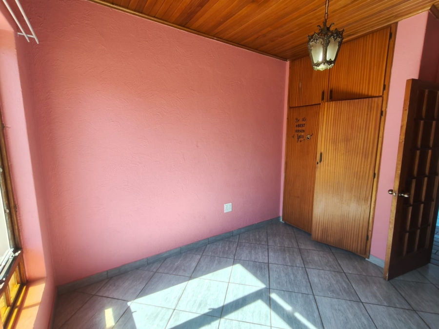 To Let 4 Bedroom Property for Rent in Walker Fruit Farms Gauteng