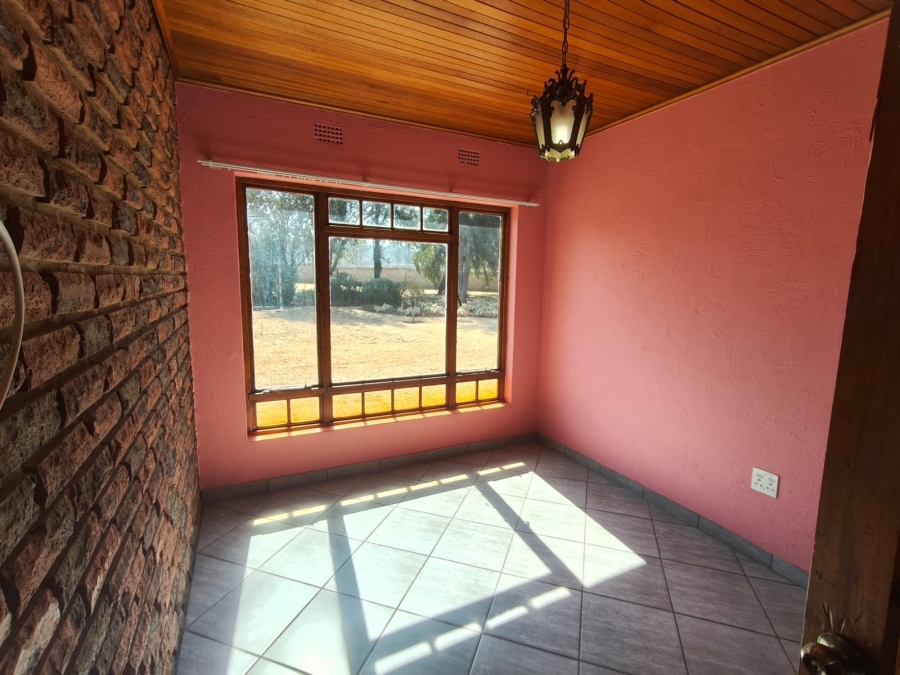 To Let 4 Bedroom Property for Rent in Walker Fruit Farms Gauteng