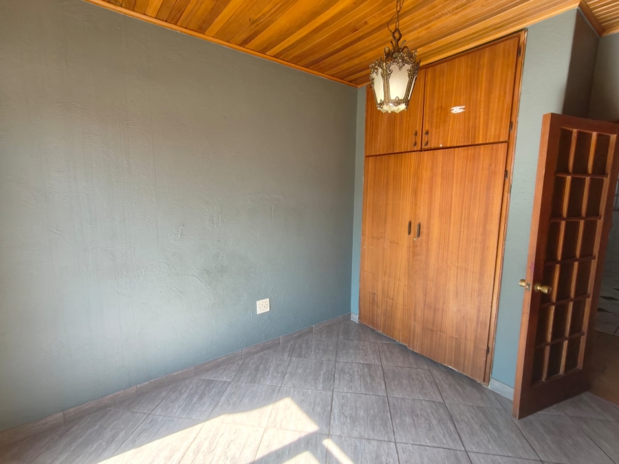 To Let 4 Bedroom Property for Rent in Walker Fruit Farms Gauteng