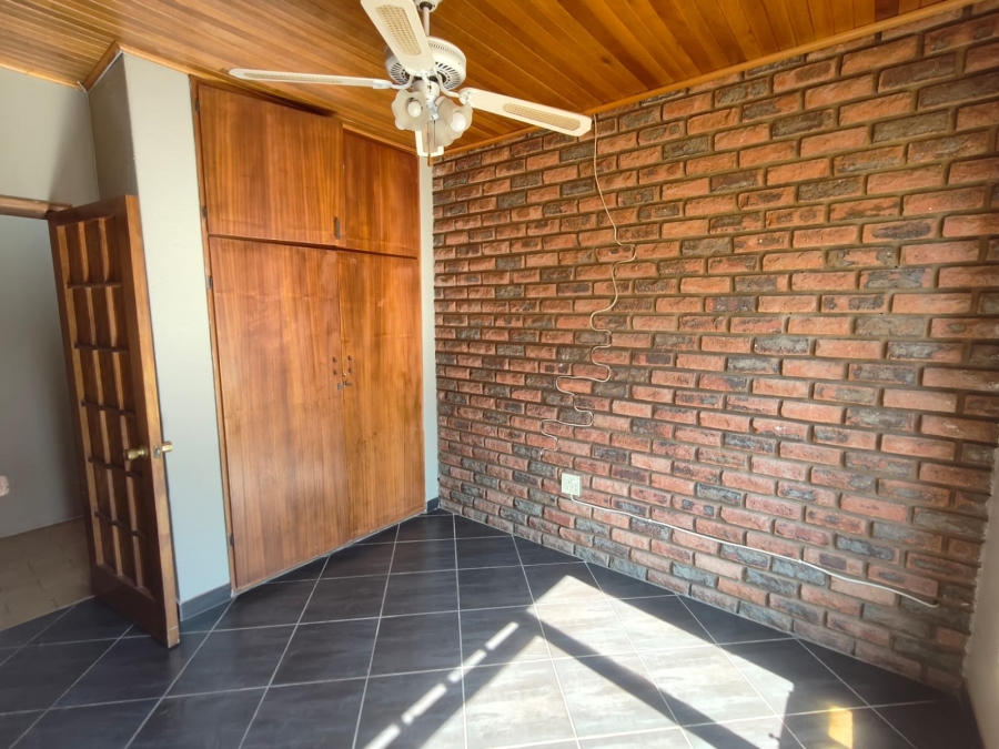 To Let 4 Bedroom Property for Rent in Walker Fruit Farms Gauteng