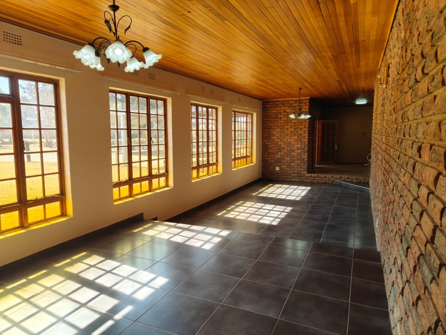 To Let 4 Bedroom Property for Rent in Walker Fruit Farms Gauteng