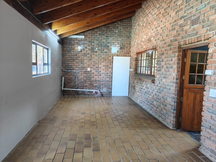 To Let 4 Bedroom Property for Rent in Walker Fruit Farms Gauteng