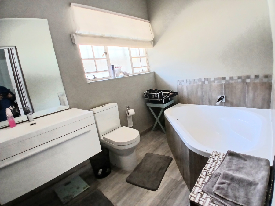 4 Bedroom Property for Sale in Eden Glen Gauteng