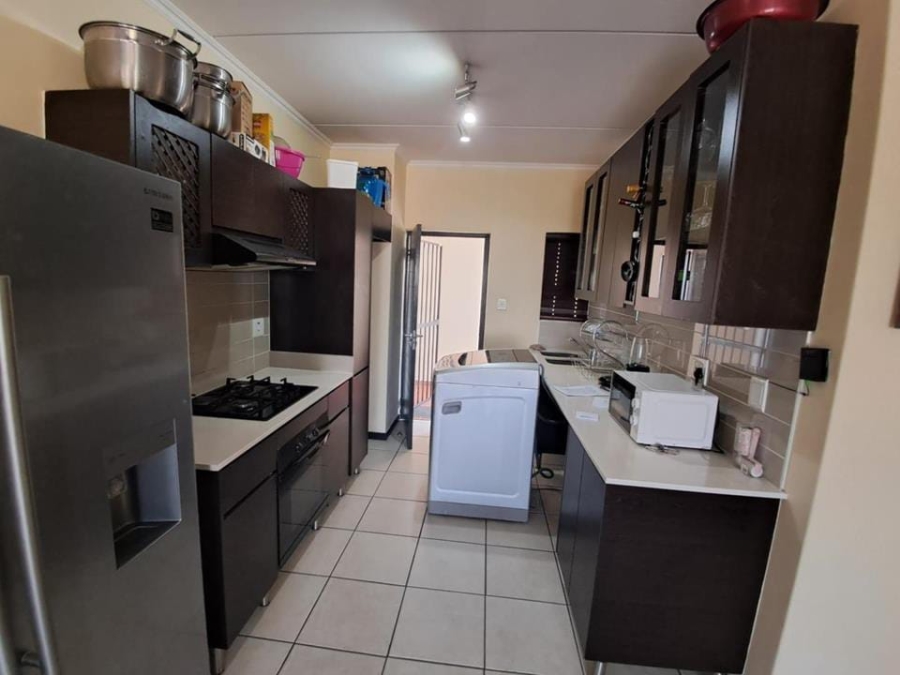 2 Bedroom Property for Sale in Oakdene Gauteng