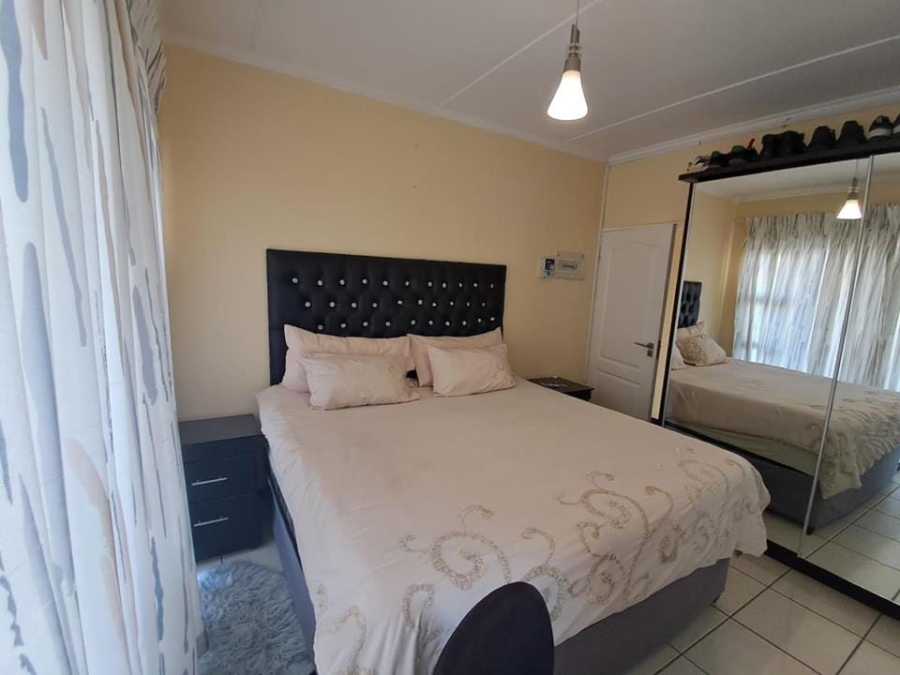 2 Bedroom Property for Sale in Oakdene Gauteng