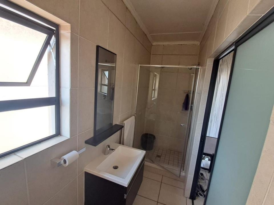 2 Bedroom Property for Sale in Oakdene Gauteng