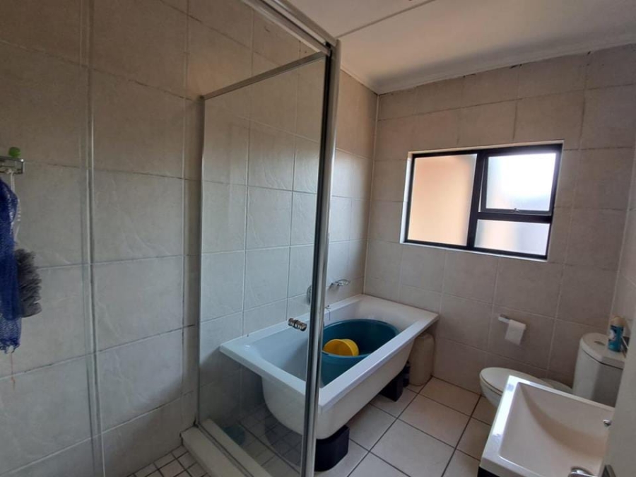 2 Bedroom Property for Sale in Oakdene Gauteng