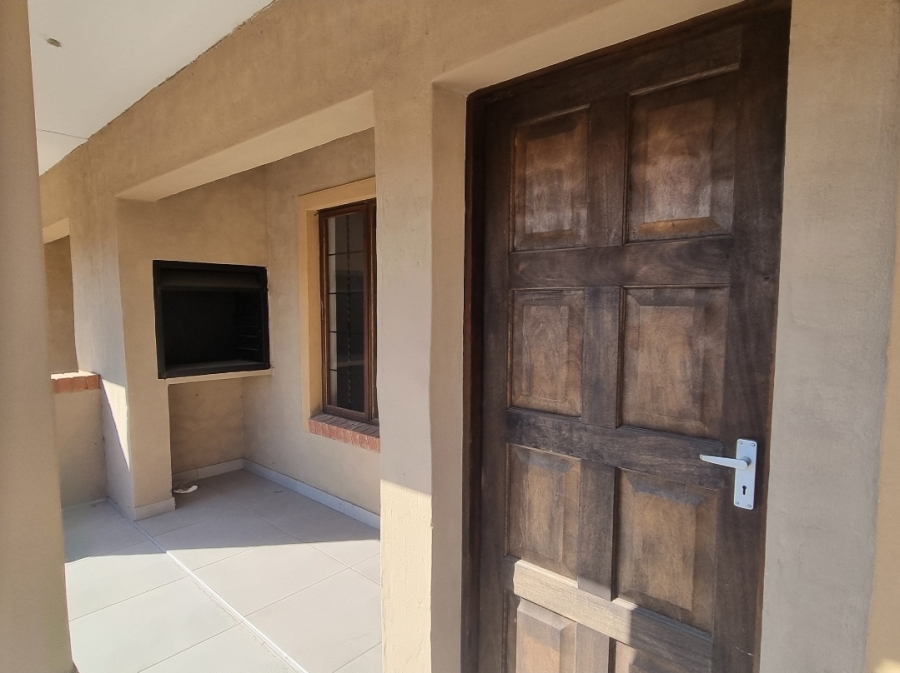 To Let 1 Bedroom Property for Rent in Kenleaf Gauteng