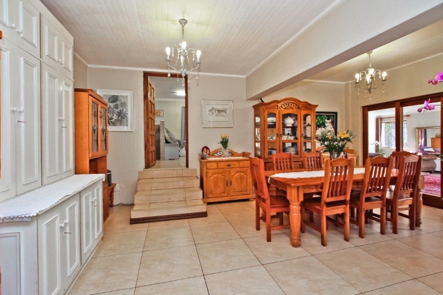 5 Bedroom Property for Sale in Hurlingham Manor Gauteng