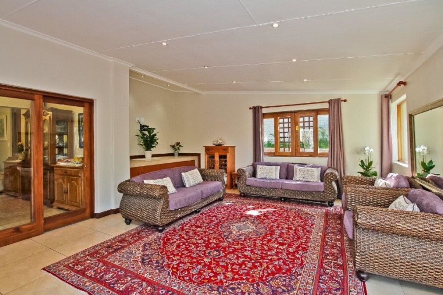 5 Bedroom Property for Sale in Hurlingham Manor Gauteng