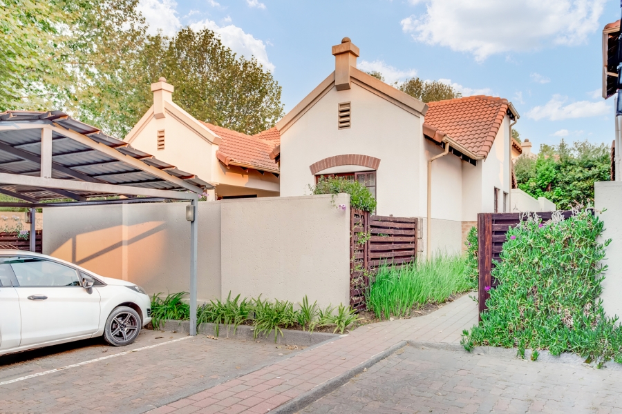 2 Bedroom Property for Sale in Lonehill Gauteng