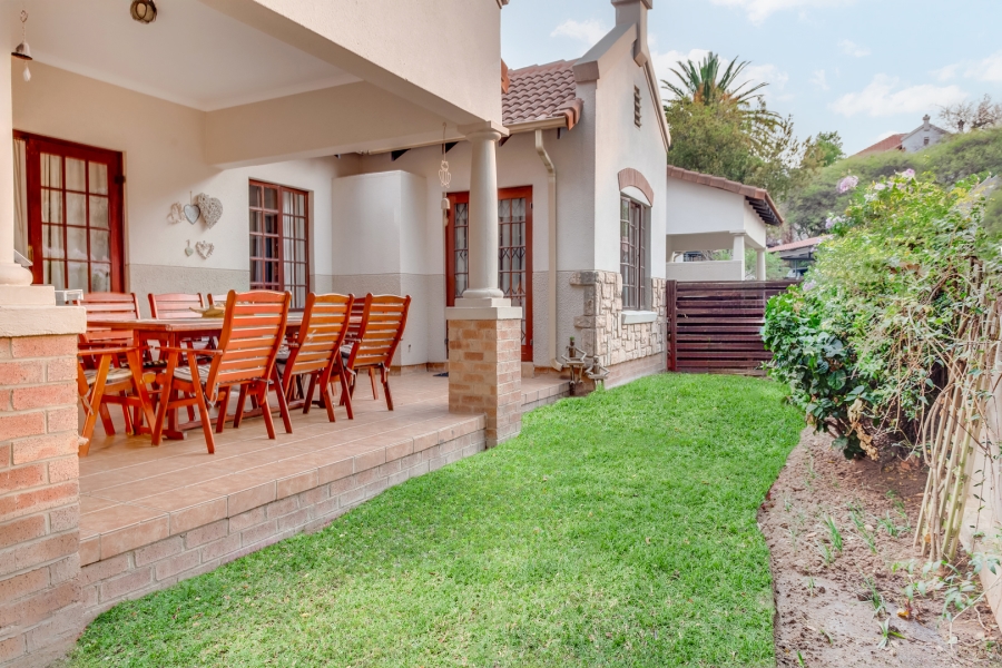 2 Bedroom Property for Sale in Lonehill Gauteng