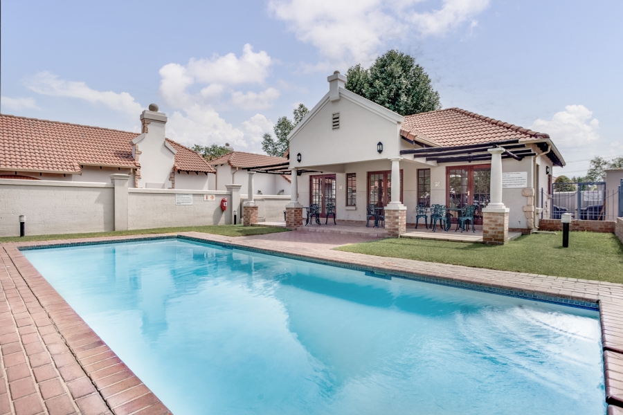 2 Bedroom Property for Sale in Lonehill Gauteng