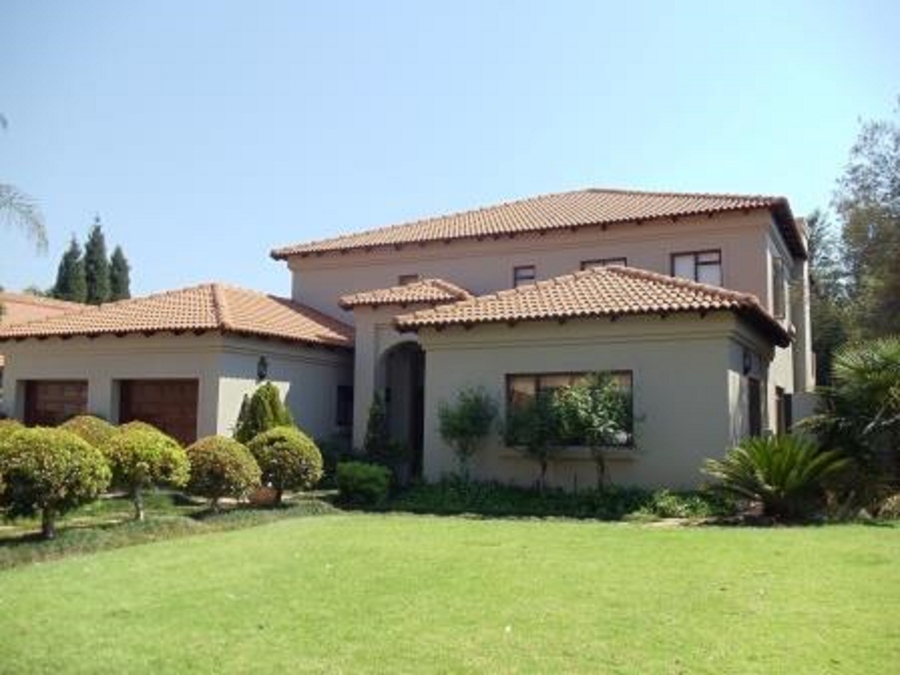 To Let 5 Bedroom Property for Rent in Silver Lakes Golf Estate Gauteng