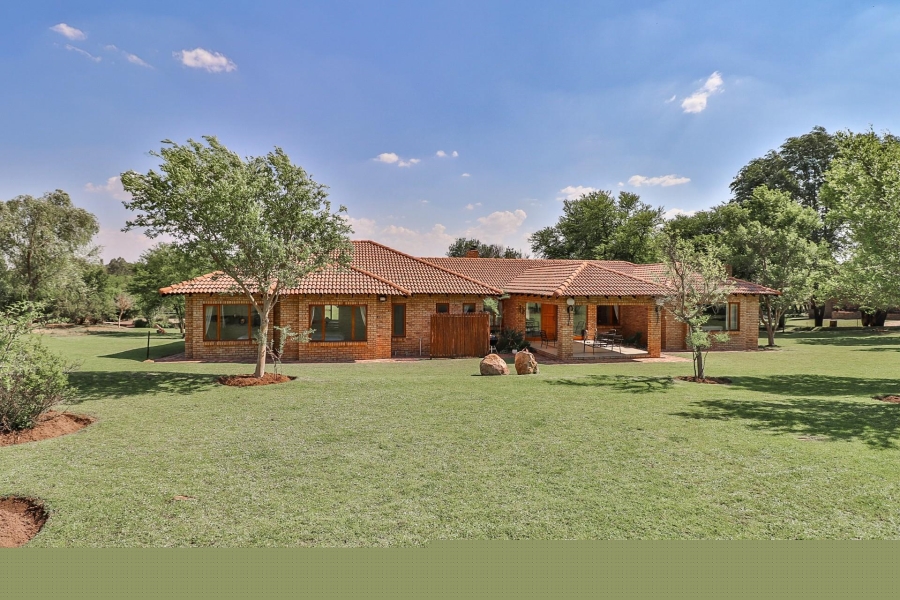 4 Bedroom Property for Sale in Waterval Estate Gauteng