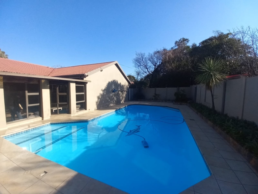 5 Bedroom Property for Sale in Van Riebeeck Park Gauteng