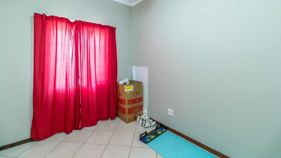 2 Bedroom Property for Sale in Noordwyk Gauteng