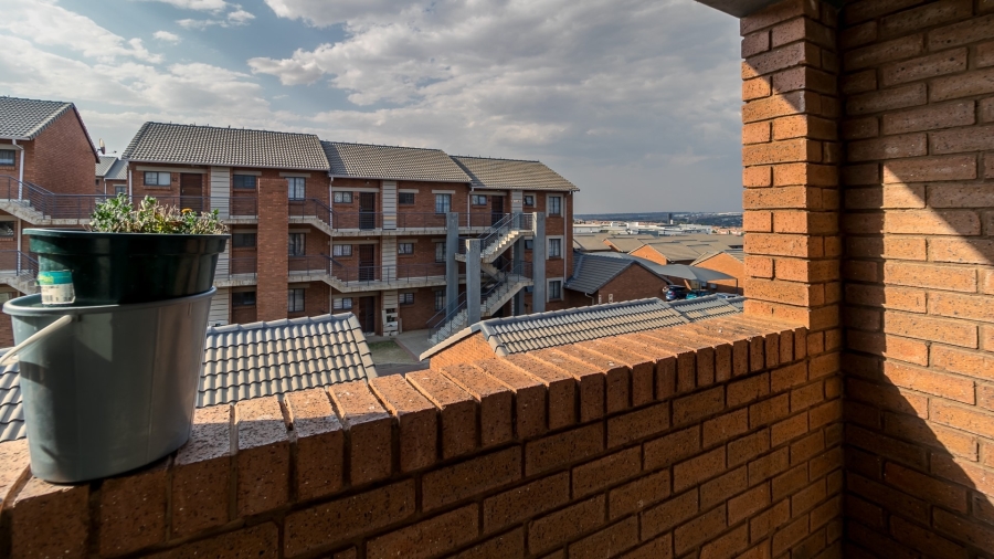 2 Bedroom Property for Sale in Noordwyk Gauteng