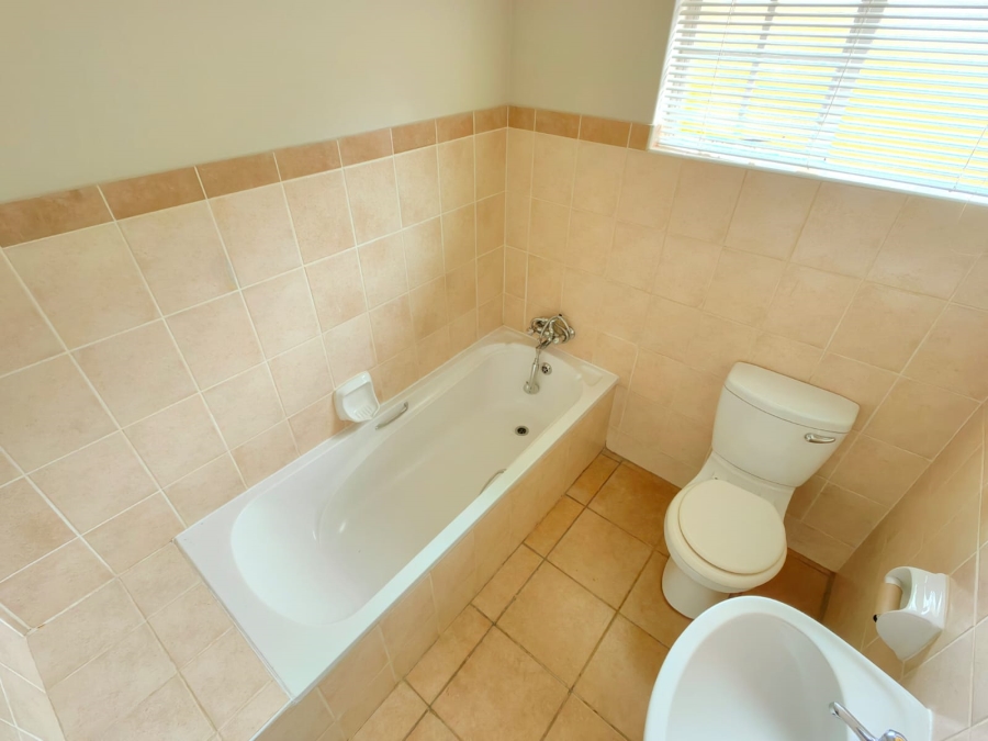 2 Bedroom Property for Sale in Doornpoort Gauteng