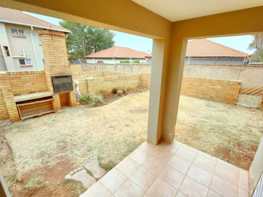 2 Bedroom Property for Sale in Doornpoort Gauteng