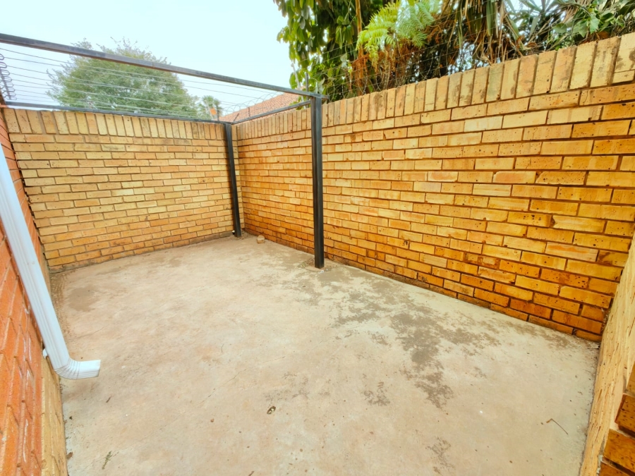 2 Bedroom Property for Sale in Doornpoort Gauteng