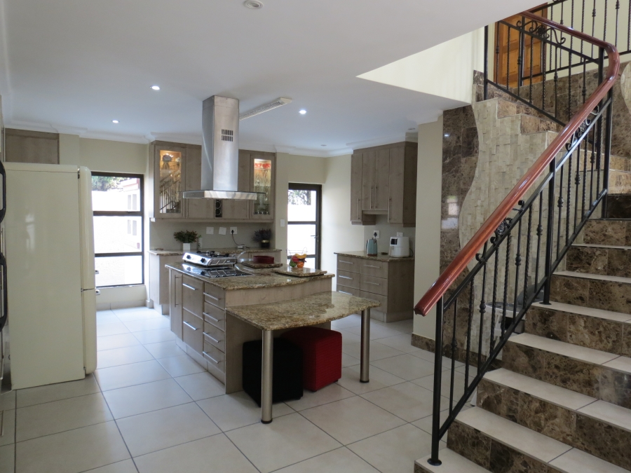 4 Bedroom Property for Sale in Greenstone Hill Gauteng