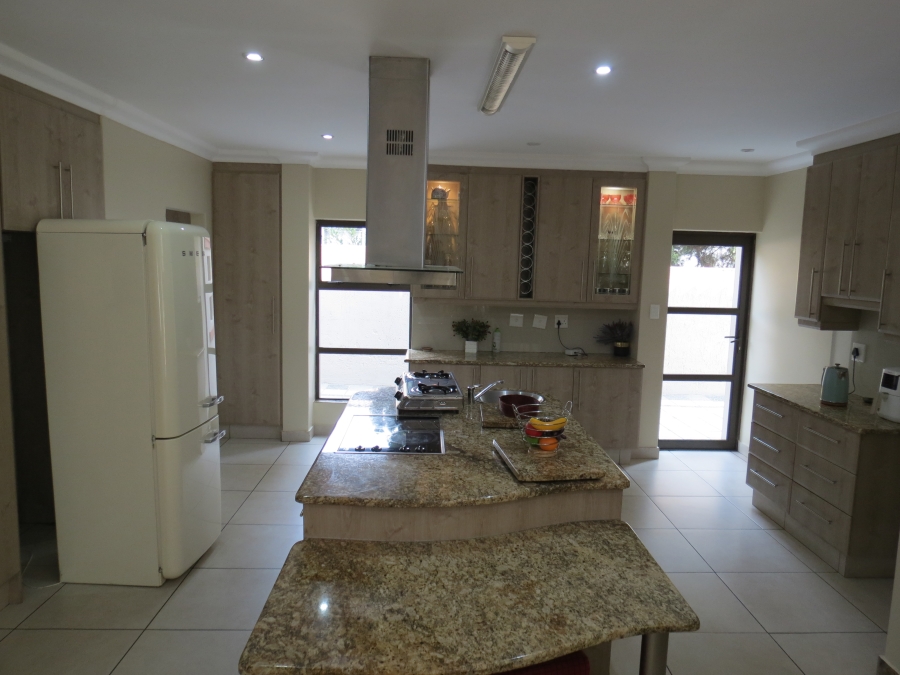 4 Bedroom Property for Sale in Greenstone Hill Gauteng