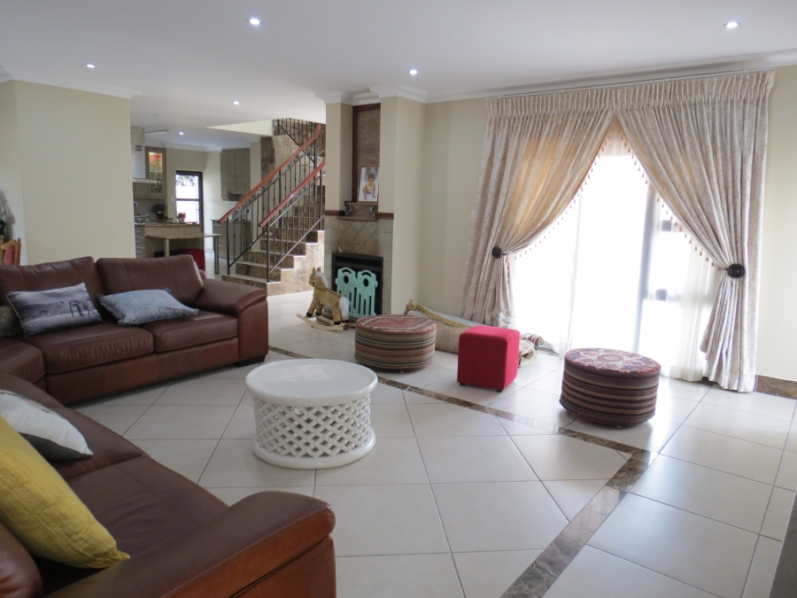 4 Bedroom Property for Sale in Greenstone Hill Gauteng