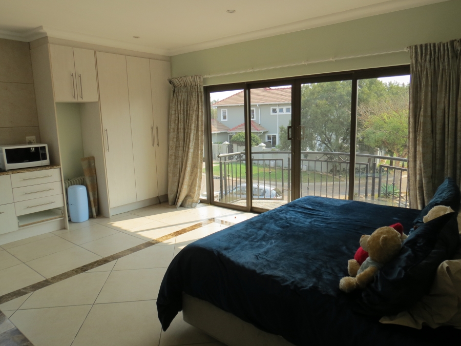 4 Bedroom Property for Sale in Greenstone Hill Gauteng