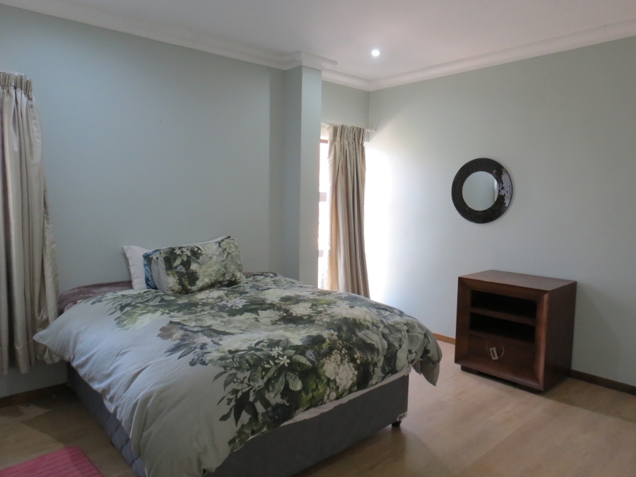 4 Bedroom Property for Sale in Greenstone Hill Gauteng